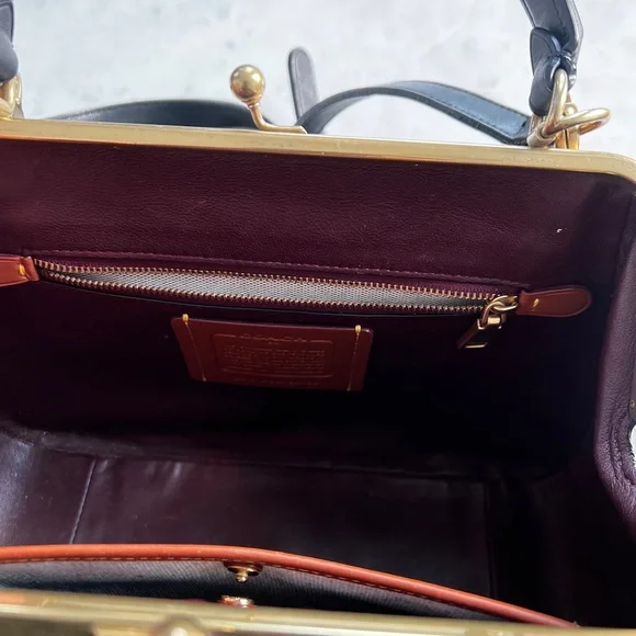 COACH 1941 Large Kisslock Frame black leather crossbody bag - Picture 12 of 16